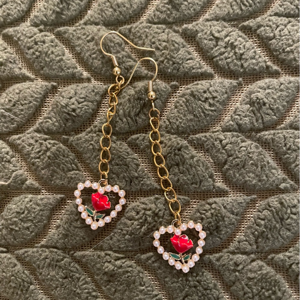 Heart earrings Sabrina Carpenter inspired